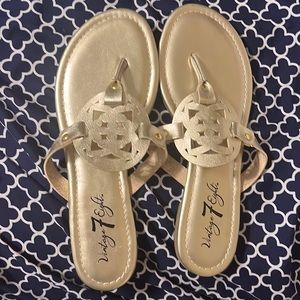 Vintage 7 Eight gold medallion flip-flops- New